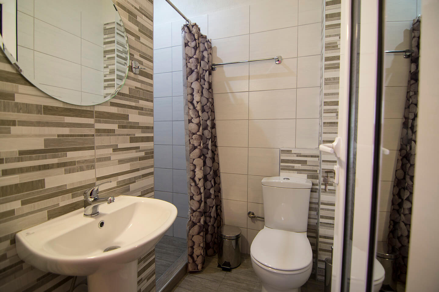 Christodoulos Eleftheria House Room 004 - Nea Vrasna - Rent Rooms - Apartments - Hotel